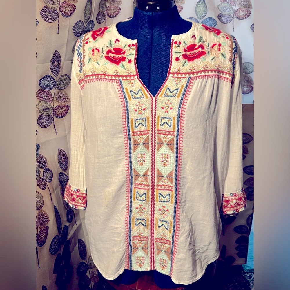 Johnny Was Vintage White Blouse with Red and Blue Embroidery Size Small